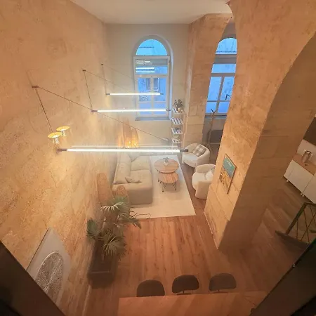Exceptional Loft In Bordeaux