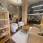 Exceptional Loft In Μπορντό